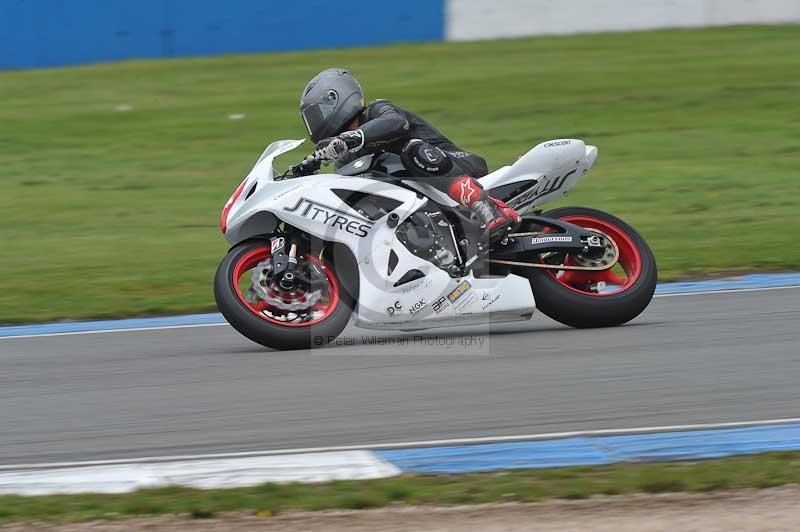 Motorcycle action photographs;donington;donington park leicestershire;donington photographs;event digital images;eventdigitalimages;no limits trackday;peter wileman photography;trackday;trackday digital images;trackday photos