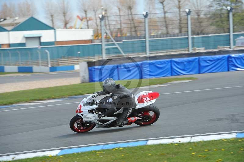 Motorcycle action photographs;donington;donington park leicestershire;donington photographs;event digital images;eventdigitalimages;no limits trackday;peter wileman photography;trackday;trackday digital images;trackday photos