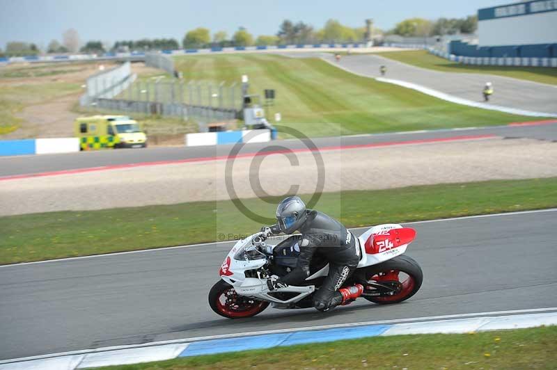 Motorcycle action photographs;donington;donington park leicestershire;donington photographs;event digital images;eventdigitalimages;no limits trackday;peter wileman photography;trackday;trackday digital images;trackday photos