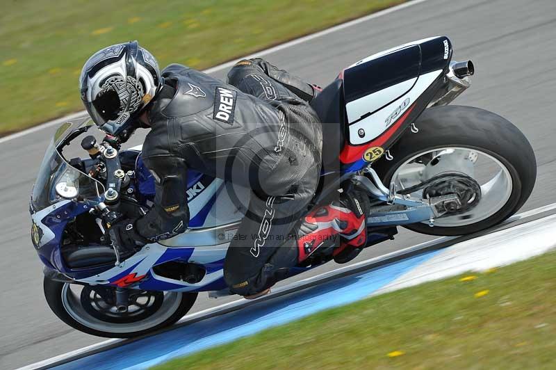 Motorcycle action photographs;donington;donington park leicestershire;donington photographs;event digital images;eventdigitalimages;no limits trackday;peter wileman photography;trackday;trackday digital images;trackday photos