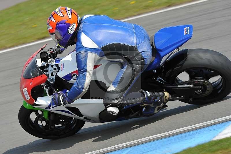 Motorcycle action photographs;donington;donington park leicestershire;donington photographs;event digital images;eventdigitalimages;no limits trackday;peter wileman photography;trackday;trackday digital images;trackday photos