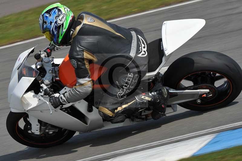 Motorcycle action photographs;donington;donington park leicestershire;donington photographs;event digital images;eventdigitalimages;no limits trackday;peter wileman photography;trackday;trackday digital images;trackday photos