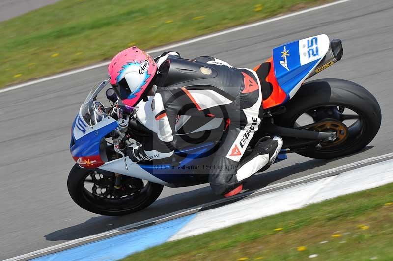 Motorcycle action photographs;donington;donington park leicestershire;donington photographs;event digital images;eventdigitalimages;no limits trackday;peter wileman photography;trackday;trackday digital images;trackday photos