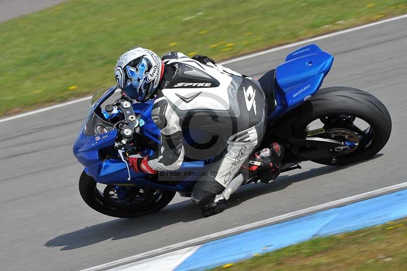 Motorcycle action photographs;donington;donington park leicestershire;donington photographs;event digital images;eventdigitalimages;no limits trackday;peter wileman photography;trackday;trackday digital images;trackday photos