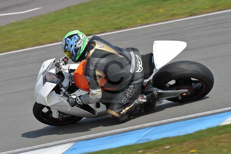 Motorcycle action photographs;donington;donington park leicestershire;donington photographs;event digital images;eventdigitalimages;no limits trackday;peter wileman photography;trackday;trackday digital images;trackday photos