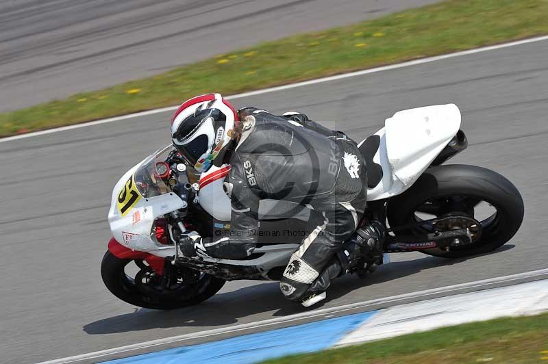 Motorcycle action photographs;donington;donington park leicestershire;donington photographs;event digital images;eventdigitalimages;no limits trackday;peter wileman photography;trackday;trackday digital images;trackday photos