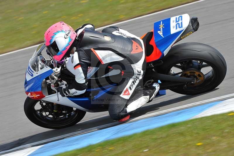 Motorcycle action photographs;donington;donington park leicestershire;donington photographs;event digital images;eventdigitalimages;no limits trackday;peter wileman photography;trackday;trackday digital images;trackday photos