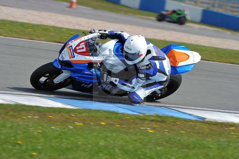 Motorcycle action photographs;donington;donington park leicestershire;donington photographs;event digital images;eventdigitalimages;no limits trackday;peter wileman photography;trackday;trackday digital images;trackday photos