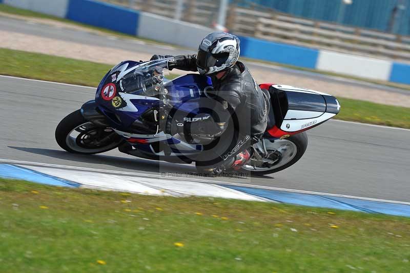 Motorcycle action photographs;donington;donington park leicestershire;donington photographs;event digital images;eventdigitalimages;no limits trackday;peter wileman photography;trackday;trackday digital images;trackday photos