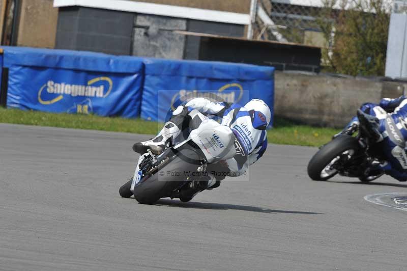 Motorcycle action photographs;donington;donington park leicestershire;donington photographs;event digital images;eventdigitalimages;no limits trackday;peter wileman photography;trackday;trackday digital images;trackday photos