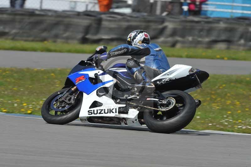 Motorcycle action photographs;donington;donington park leicestershire;donington photographs;event digital images;eventdigitalimages;no limits trackday;peter wileman photography;trackday;trackday digital images;trackday photos