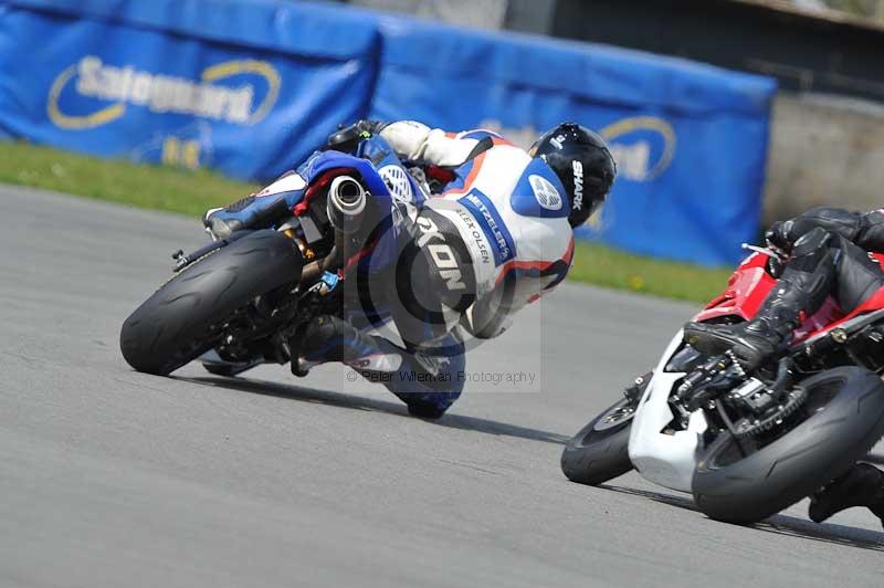 Motorcycle action photographs;donington;donington park leicestershire;donington photographs;event digital images;eventdigitalimages;no limits trackday;peter wileman photography;trackday;trackday digital images;trackday photos