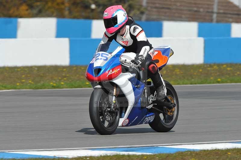 Motorcycle action photographs;donington;donington park leicestershire;donington photographs;event digital images;eventdigitalimages;no limits trackday;peter wileman photography;trackday;trackday digital images;trackday photos