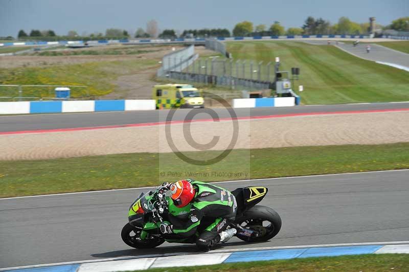 Motorcycle action photographs;donington;donington park leicestershire;donington photographs;event digital images;eventdigitalimages;no limits trackday;peter wileman photography;trackday;trackday digital images;trackday photos