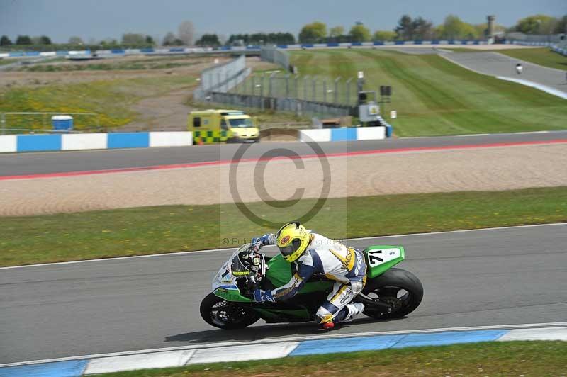 Motorcycle action photographs;donington;donington park leicestershire;donington photographs;event digital images;eventdigitalimages;no limits trackday;peter wileman photography;trackday;trackday digital images;trackday photos