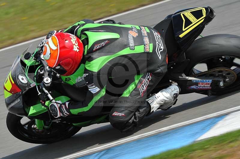 Motorcycle action photographs;donington;donington park leicestershire;donington photographs;event digital images;eventdigitalimages;no limits trackday;peter wileman photography;trackday;trackday digital images;trackday photos