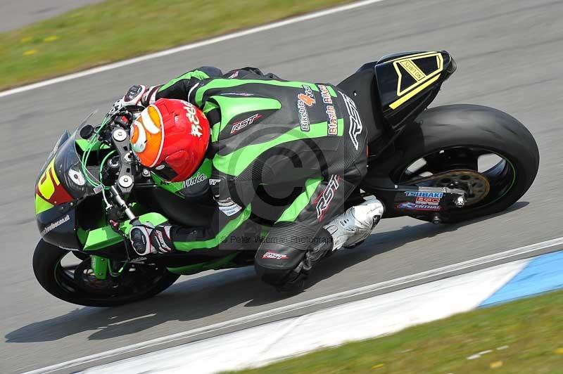 Motorcycle action photographs;donington;donington park leicestershire;donington photographs;event digital images;eventdigitalimages;no limits trackday;peter wileman photography;trackday;trackday digital images;trackday photos