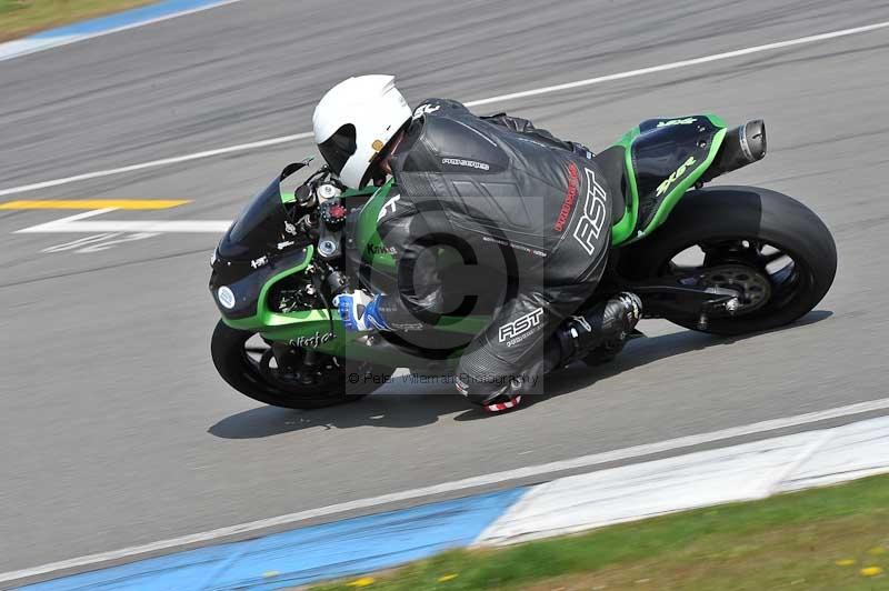 Motorcycle action photographs;donington;donington park leicestershire;donington photographs;event digital images;eventdigitalimages;no limits trackday;peter wileman photography;trackday;trackday digital images;trackday photos