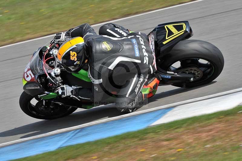 Motorcycle action photographs;donington;donington park leicestershire;donington photographs;event digital images;eventdigitalimages;no limits trackday;peter wileman photography;trackday;trackday digital images;trackday photos