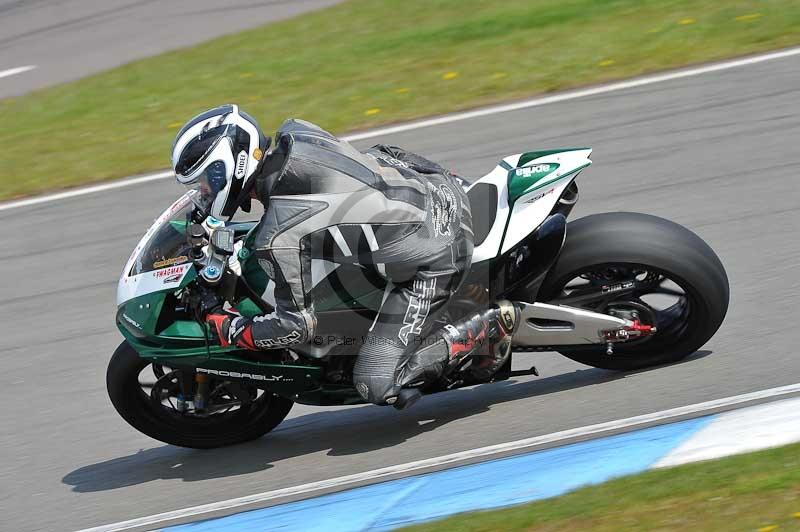 Motorcycle action photographs;donington;donington park leicestershire;donington photographs;event digital images;eventdigitalimages;no limits trackday;peter wileman photography;trackday;trackday digital images;trackday photos