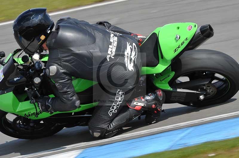 Motorcycle action photographs;donington;donington park leicestershire;donington photographs;event digital images;eventdigitalimages;no limits trackday;peter wileman photography;trackday;trackday digital images;trackday photos