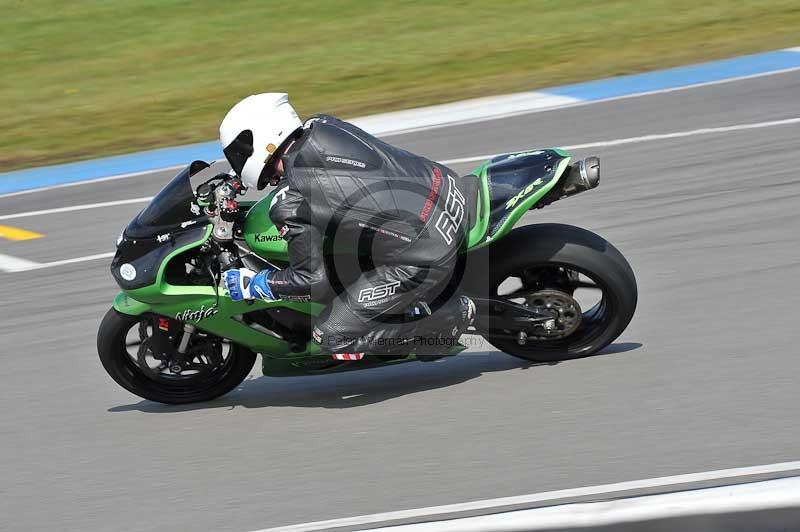 Motorcycle action photographs;donington;donington park leicestershire;donington photographs;event digital images;eventdigitalimages;no limits trackday;peter wileman photography;trackday;trackday digital images;trackday photos