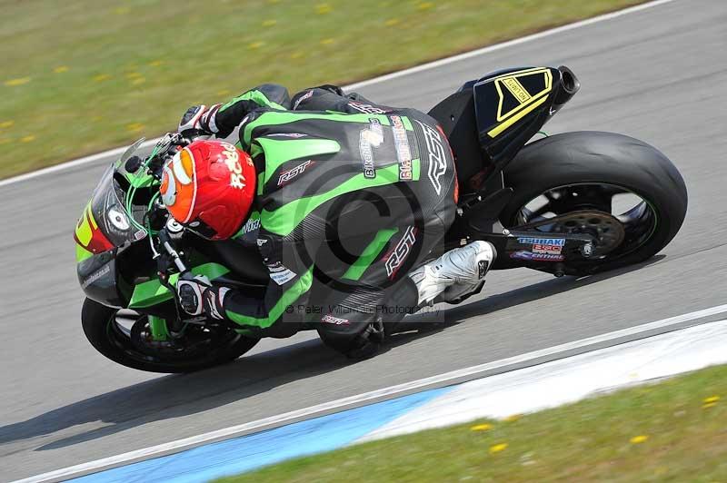 Motorcycle action photographs;donington;donington park leicestershire;donington photographs;event digital images;eventdigitalimages;no limits trackday;peter wileman photography;trackday;trackday digital images;trackday photos