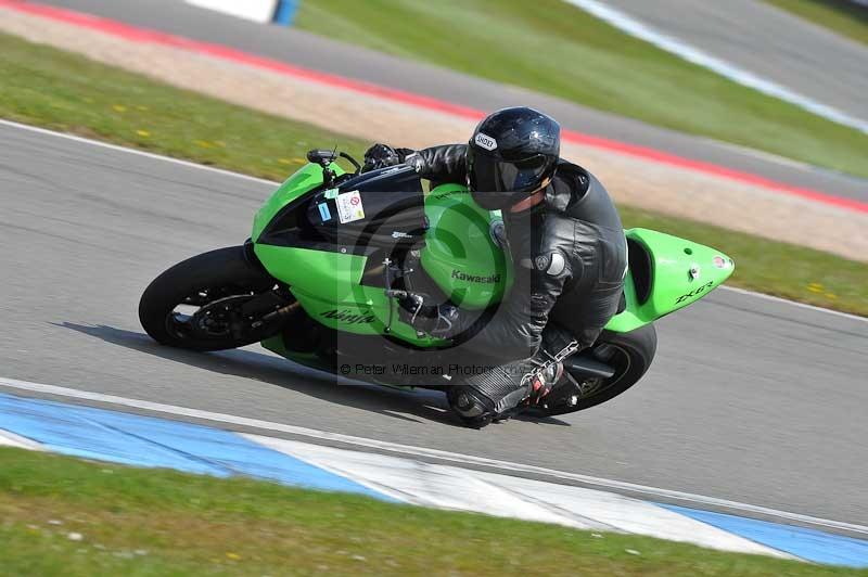 Motorcycle action photographs;donington;donington park leicestershire;donington photographs;event digital images;eventdigitalimages;no limits trackday;peter wileman photography;trackday;trackday digital images;trackday photos