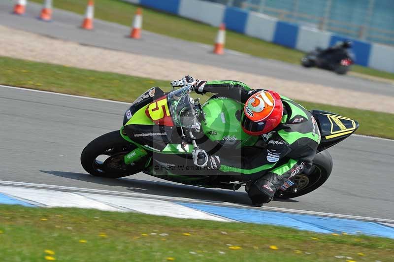 Motorcycle action photographs;donington;donington park leicestershire;donington photographs;event digital images;eventdigitalimages;no limits trackday;peter wileman photography;trackday;trackday digital images;trackday photos