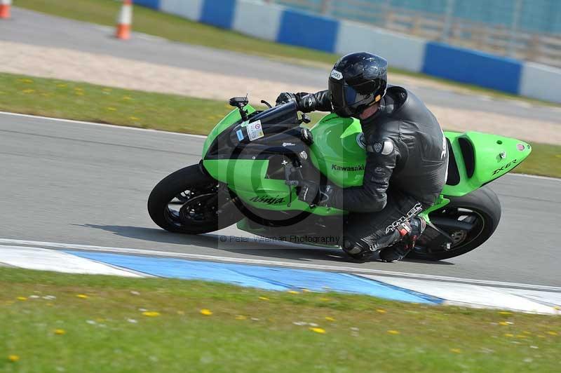 Motorcycle action photographs;donington;donington park leicestershire;donington photographs;event digital images;eventdigitalimages;no limits trackday;peter wileman photography;trackday;trackday digital images;trackday photos