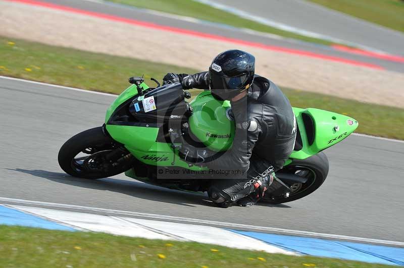 Motorcycle action photographs;donington;donington park leicestershire;donington photographs;event digital images;eventdigitalimages;no limits trackday;peter wileman photography;trackday;trackday digital images;trackday photos