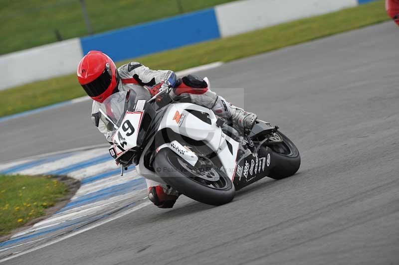 Motorcycle action photographs;donington;donington park leicestershire;donington photographs;event digital images;eventdigitalimages;no limits trackday;peter wileman photography;trackday;trackday digital images;trackday photos