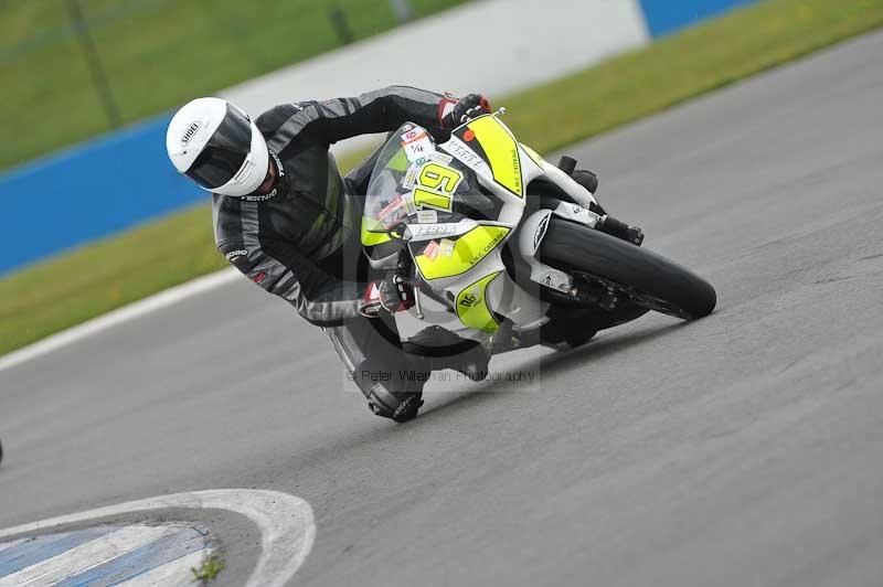 Motorcycle action photographs;donington;donington park leicestershire;donington photographs;event digital images;eventdigitalimages;no limits trackday;peter wileman photography;trackday;trackday digital images;trackday photos