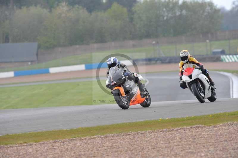 Motorcycle action photographs;donington;donington park leicestershire;donington photographs;event digital images;eventdigitalimages;no limits trackday;peter wileman photography;trackday;trackday digital images;trackday photos