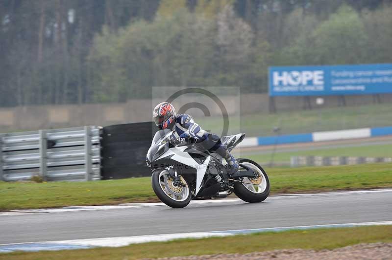 Motorcycle action photographs;donington;donington park leicestershire;donington photographs;event digital images;eventdigitalimages;no limits trackday;peter wileman photography;trackday;trackday digital images;trackday photos