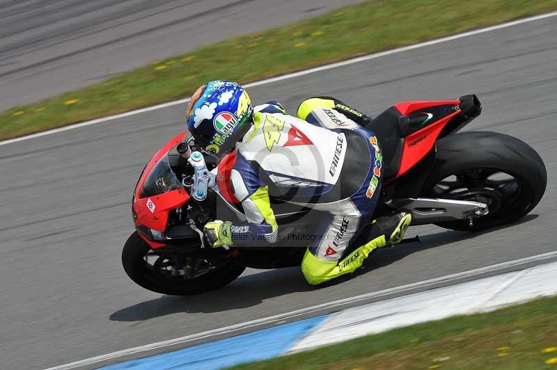 Motorcycle action photographs;donington;donington park leicestershire;donington photographs;event digital images;eventdigitalimages;no limits trackday;peter wileman photography;trackday;trackday digital images;trackday photos