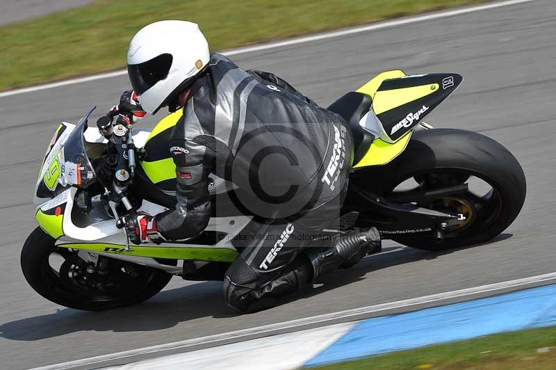 Motorcycle action photographs;donington;donington park leicestershire;donington photographs;event digital images;eventdigitalimages;no limits trackday;peter wileman photography;trackday;trackday digital images;trackday photos