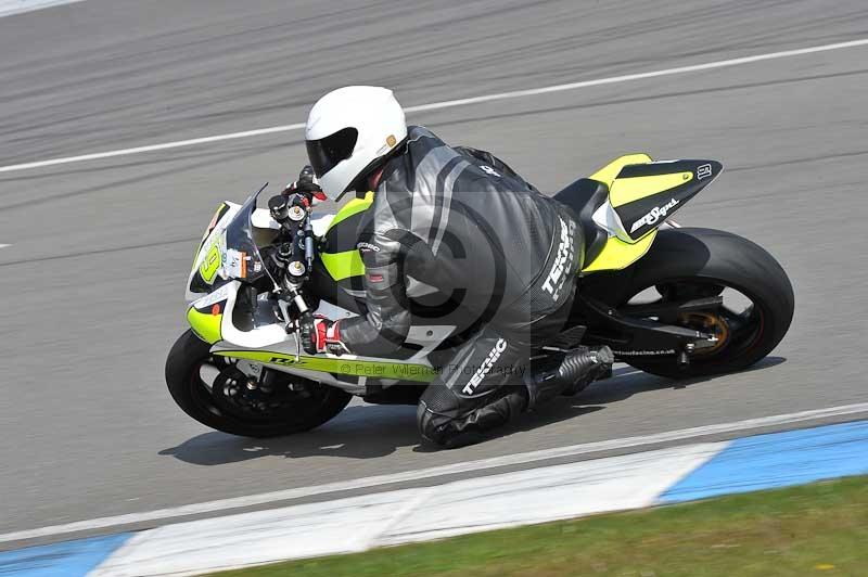 Motorcycle action photographs;donington;donington park leicestershire;donington photographs;event digital images;eventdigitalimages;no limits trackday;peter wileman photography;trackday;trackday digital images;trackday photos