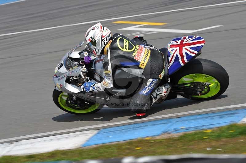 Motorcycle action photographs;donington;donington park leicestershire;donington photographs;event digital images;eventdigitalimages;no limits trackday;peter wileman photography;trackday;trackday digital images;trackday photos