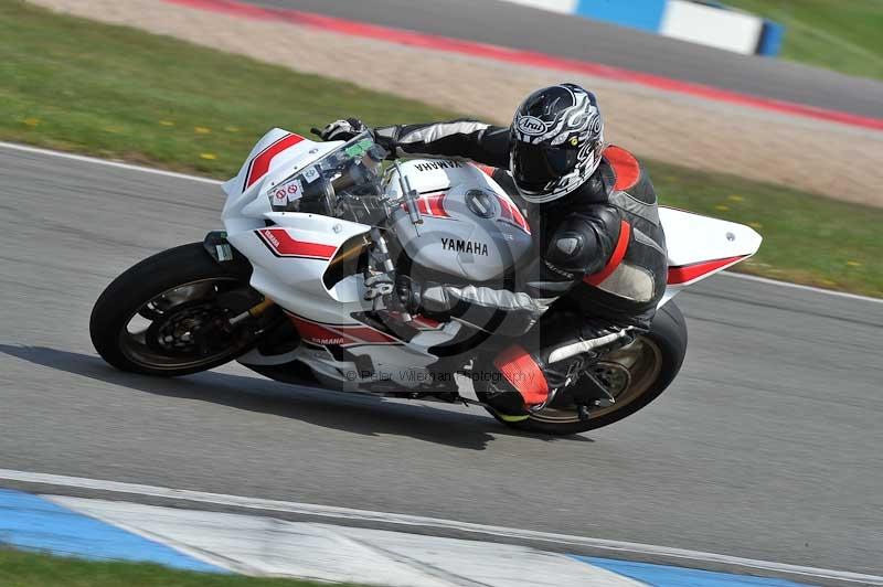 Motorcycle action photographs;donington;donington park leicestershire;donington photographs;event digital images;eventdigitalimages;no limits trackday;peter wileman photography;trackday;trackday digital images;trackday photos