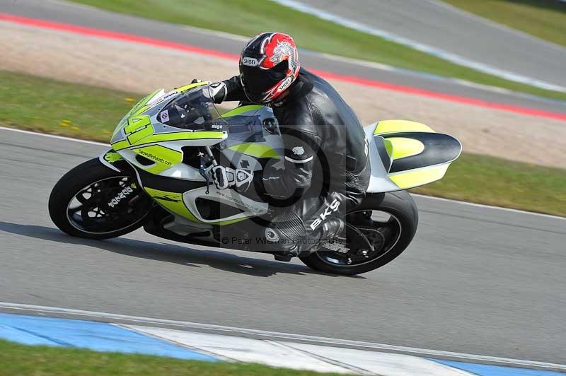 Motorcycle action photographs;donington;donington park leicestershire;donington photographs;event digital images;eventdigitalimages;no limits trackday;peter wileman photography;trackday;trackday digital images;trackday photos