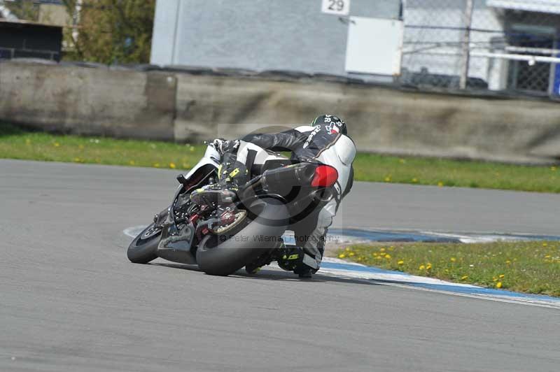 Motorcycle action photographs;donington;donington park leicestershire;donington photographs;event digital images;eventdigitalimages;no limits trackday;peter wileman photography;trackday;trackday digital images;trackday photos