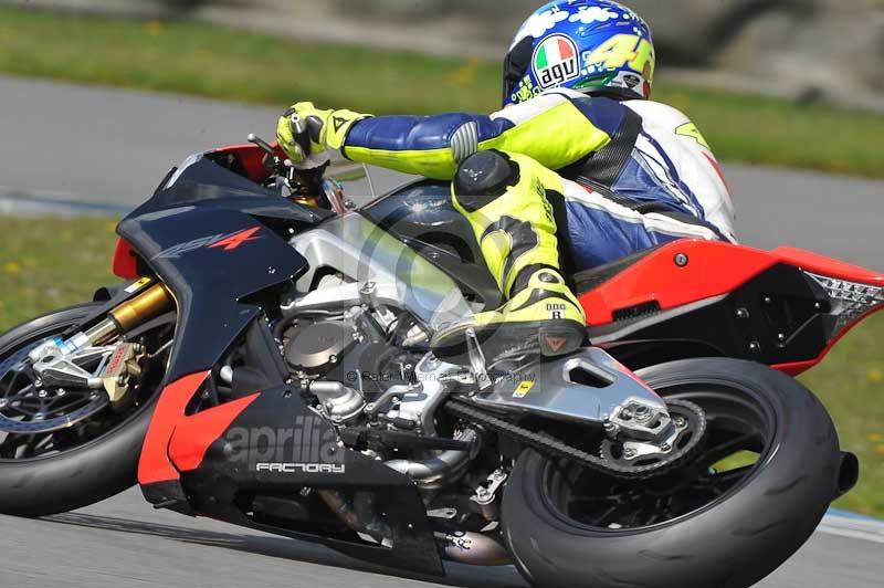 Motorcycle action photographs;donington;donington park leicestershire;donington photographs;event digital images;eventdigitalimages;no limits trackday;peter wileman photography;trackday;trackday digital images;trackday photos