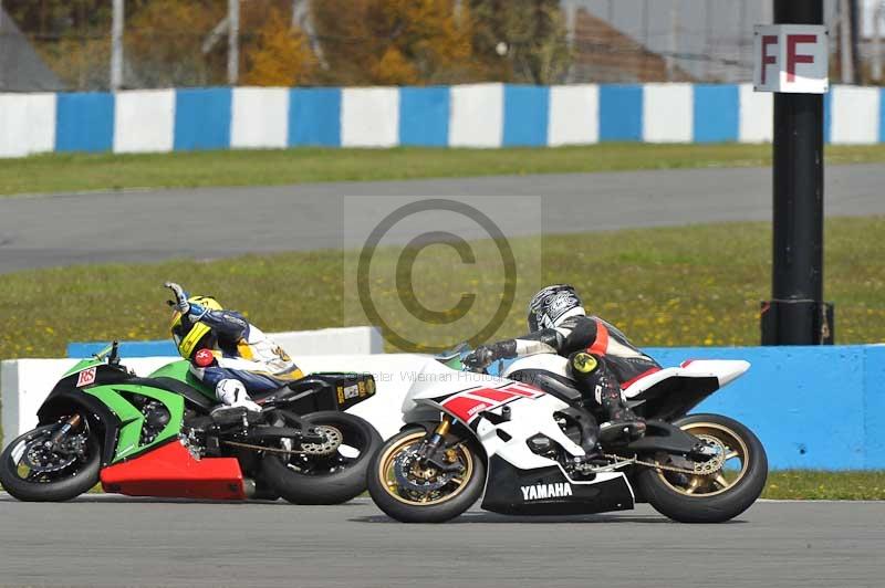 Motorcycle action photographs;donington;donington park leicestershire;donington photographs;event digital images;eventdigitalimages;no limits trackday;peter wileman photography;trackday;trackday digital images;trackday photos