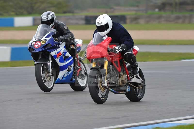 Motorcycle action photographs;donington;donington park leicestershire;donington photographs;event digital images;eventdigitalimages;no limits trackday;peter wileman photography;trackday;trackday digital images;trackday photos