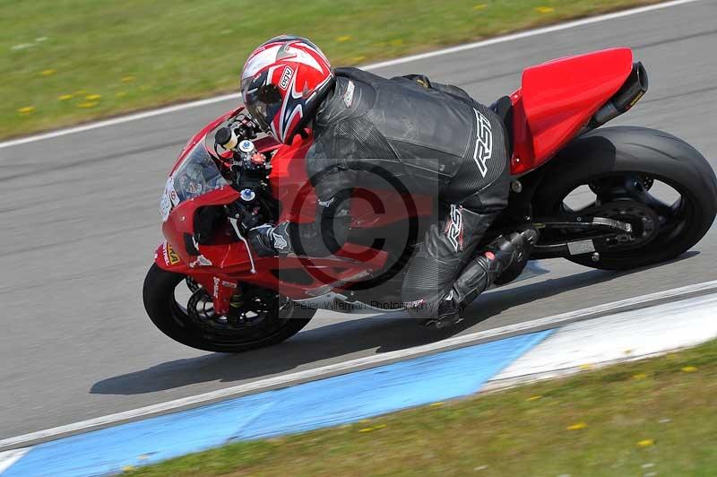 Motorcycle action photographs;donington;donington park leicestershire;donington photographs;event digital images;eventdigitalimages;no limits trackday;peter wileman photography;trackday;trackday digital images;trackday photos