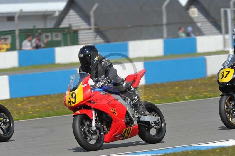 Motorcycle action photographs;donington;donington park leicestershire;donington photographs;event digital images;eventdigitalimages;no limits trackday;peter wileman photography;trackday;trackday digital images;trackday photos