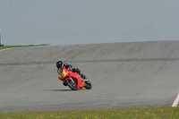 Motorcycle-action-photographs;donington;donington-park-leicestershire;donington-photographs;event-digital-images;eventdigitalimages;no-limits-trackday;peter-wileman-photography;trackday;trackday-digital-images;trackday-photos