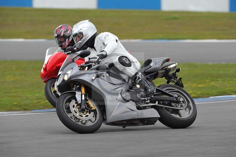 Motorcycle action photographs;donington;donington park leicestershire;donington photographs;event digital images;eventdigitalimages;no limits trackday;peter wileman photography;trackday;trackday digital images;trackday photos