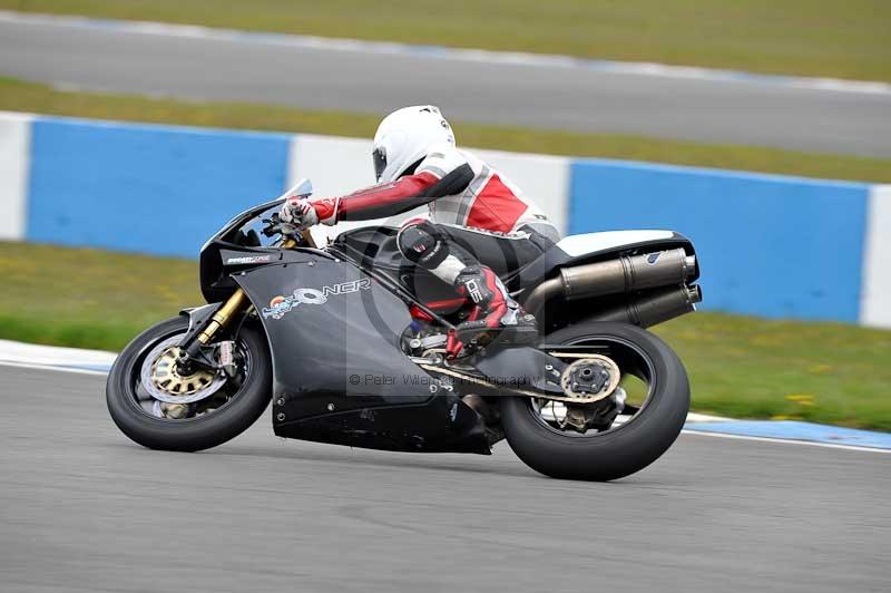 Motorcycle action photographs;donington;donington park leicestershire;donington photographs;event digital images;eventdigitalimages;no limits trackday;peter wileman photography;trackday;trackday digital images;trackday photos